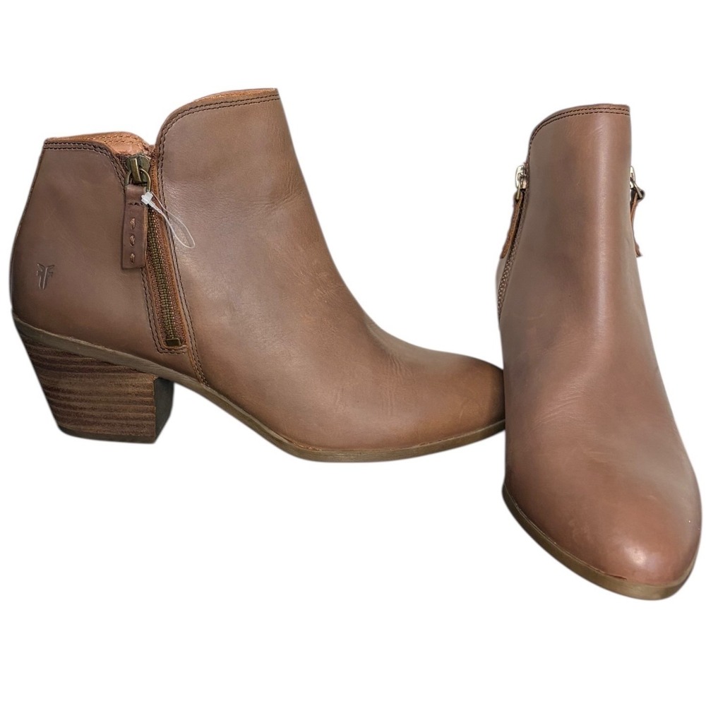 NWOT Frye Judith Brown Leather Ankle Boots Side Zip Block Heel Women Size 9M